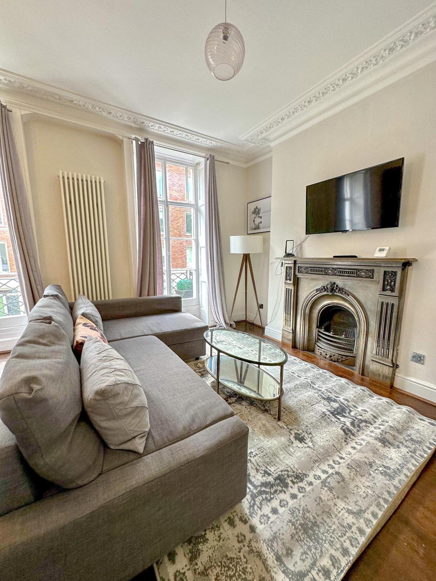 Bloomsbury Residences Apartament